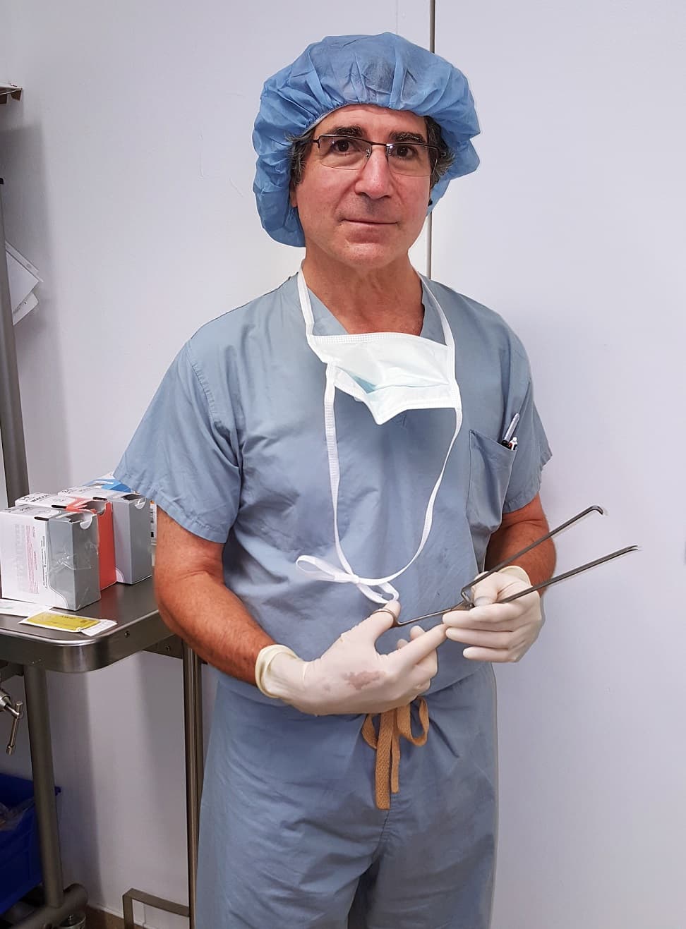 Dr. Deane with the ASSI Deane Body Contouring Forceps
